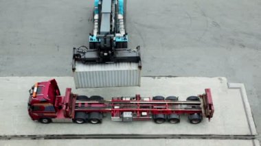 Vinç taşır ve konteyner kamyon, üstten görüntülemek için yükler