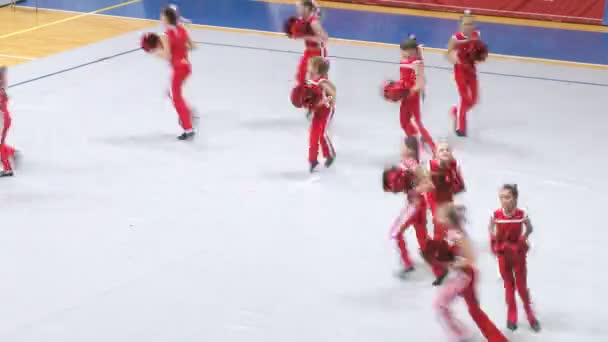 Weryfikują zespół bierze udział w Mistrzostwa Świata w Moskwie na cheerleading — Wideo stockowe