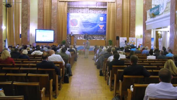 Científicos hacen informe sobre Primer Congreso Federal — Vídeos de Stock