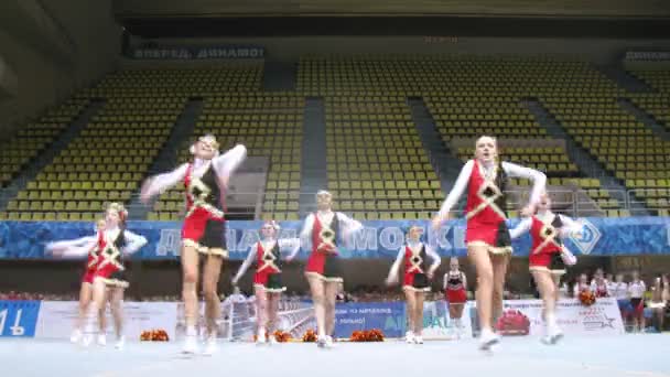 Stimul team participates in Championship on cheerleading — Stock Video