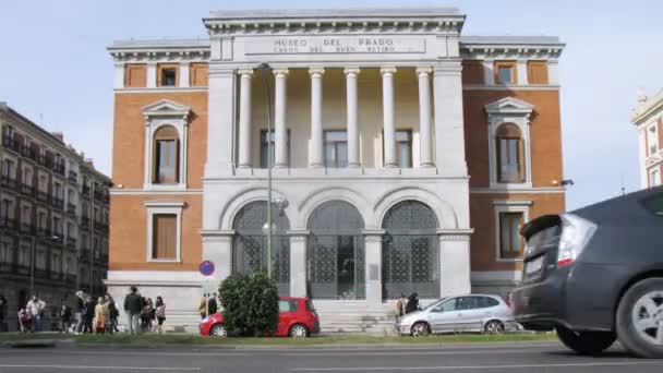 Rama del Museo del Prado se encuentra en el Parque del Buen Retiro — Vídeos de Stock