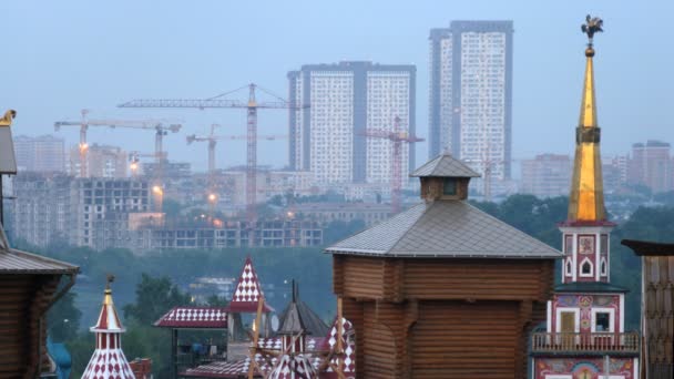 Roofs of Old Russian buildings face new houses, time lapse — Stock Video