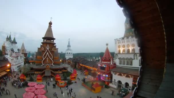 Visitors walk in cultural entertainment complex Kremlin — Stock Video