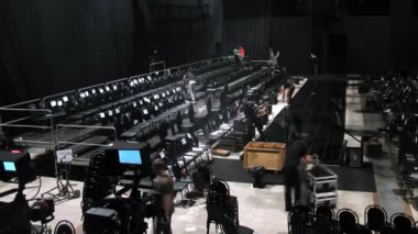 volvo manken geçit sonra sandalye işçiler sökmeye