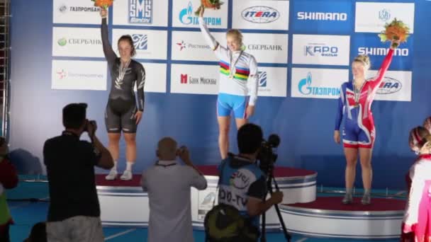 Gewinner der Weltmeisterschaft s.mckenzie, a.voinov, j.valente — Stockvideo