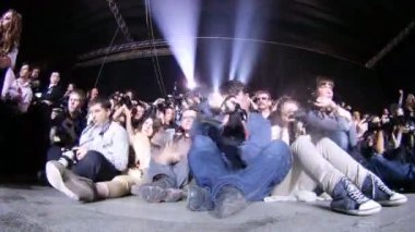 fotoğrafçılar fotoğraf üzerinde volvo - defile moda haftası