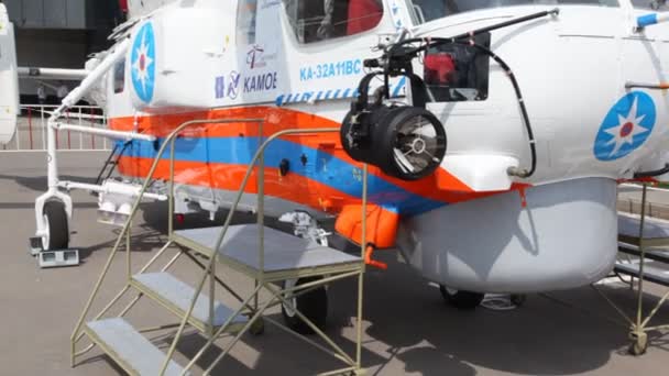 Helicopter of Ministry of Emergency Situations stands — Stock Video