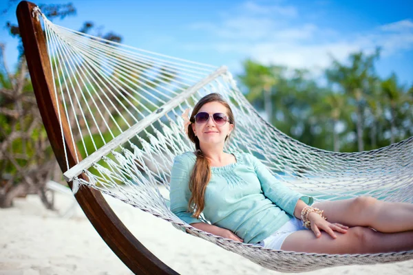 Mooie vrouw op vakantie — Stockfoto