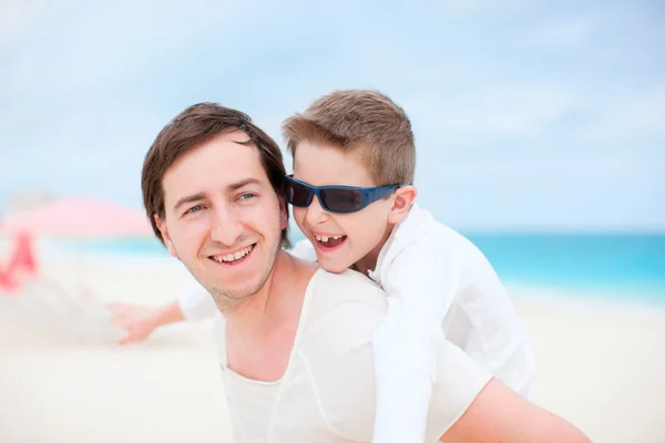 Pai e filho felizes — Fotografia de Stock