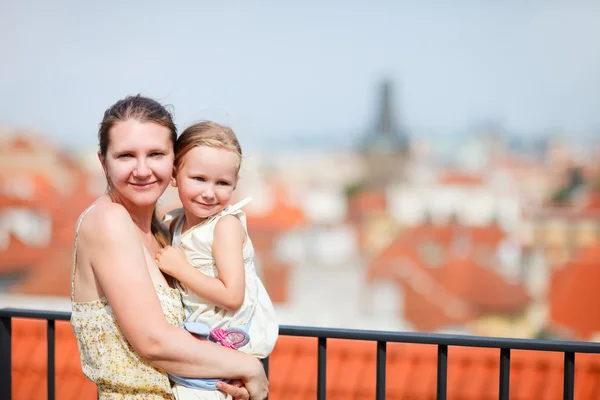 Mother and daughter in Prague — Stock Photo, Image
