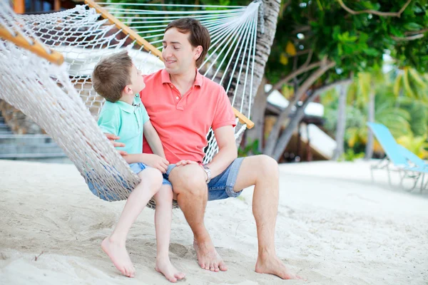 Padre e hijo de vacaciones — Foto de Stock