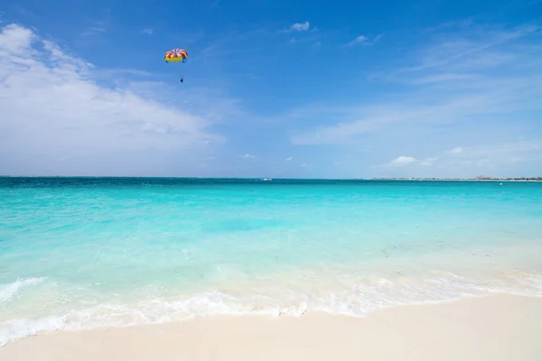 Bela praia caribenha — Fotografia de Stock