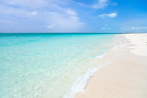 Bella spiaggia di caraibi — Foto Stock