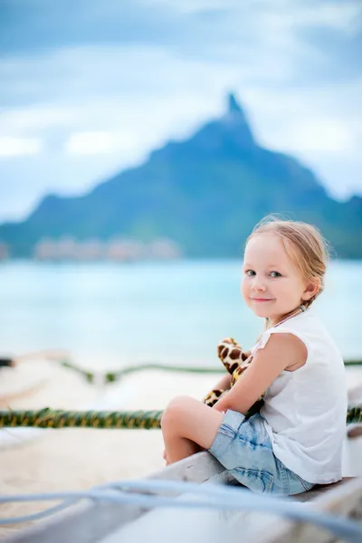 Μικρό κορίτσι σε διακοπές — Φωτογραφία Αρχείου