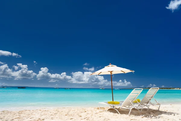 Bella spiaggia di caraibi — Foto Stock