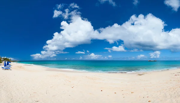 Panorama piękny plaża karaibska — Zdjęcie stockowe