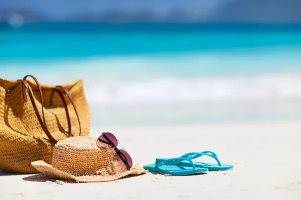 Vacances à la plage sur une plage tropicale — Photo