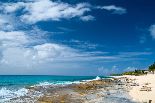 Bela costa em St Martin Caribe — Fotografia de Stock