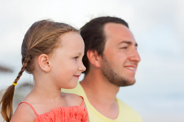 Pai e filha ao ar livre — Fotografia de Stock