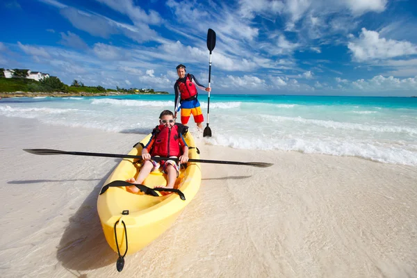 Padre e hijo kayak —  Fotos de Stock