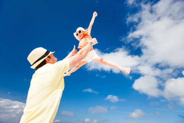 Padre e hija divirtiéndose — Foto de Stock