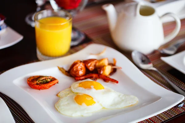 Fried eggs breakfast — Stock Photo, Image