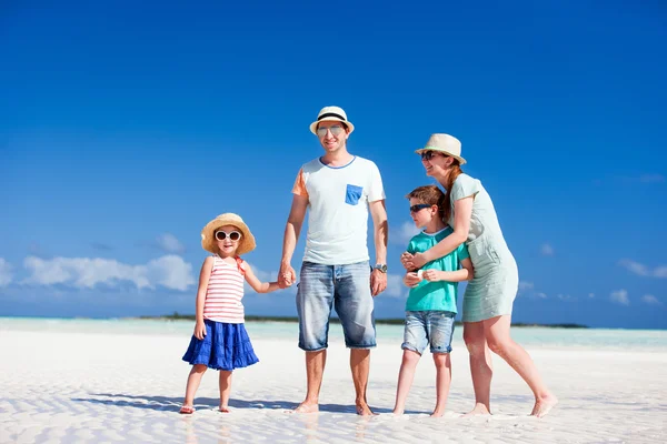 Retrato de vacaciones en familia —  Fotos de Stock