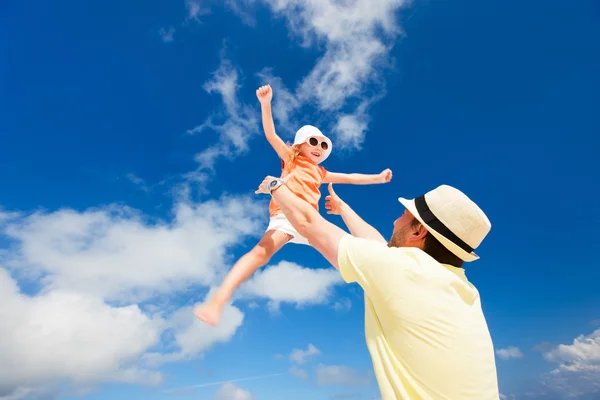 Padre e hija divirtiéndose —  Fotos de Stock