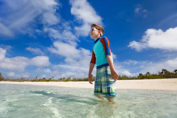 Kleine jongen op vakantie — Stockfoto