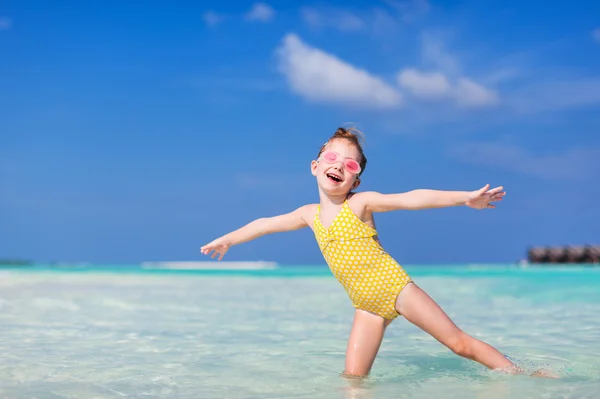 Little girl on vacation — Stock Photo, Image