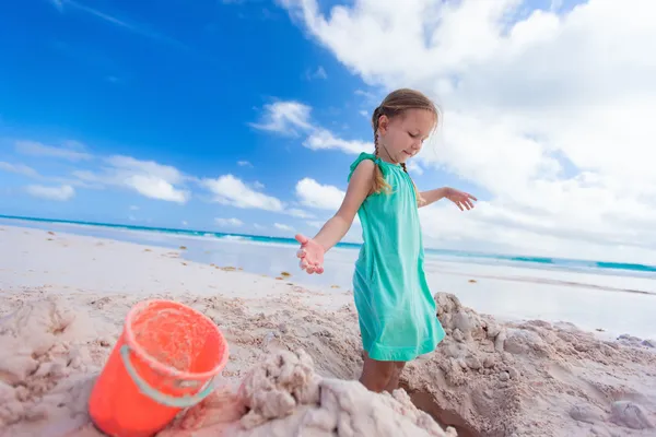 Little girl on vacation — Stock Photo, Image