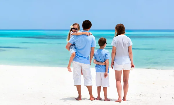 Familjen på sommarlovet — Stockfoto