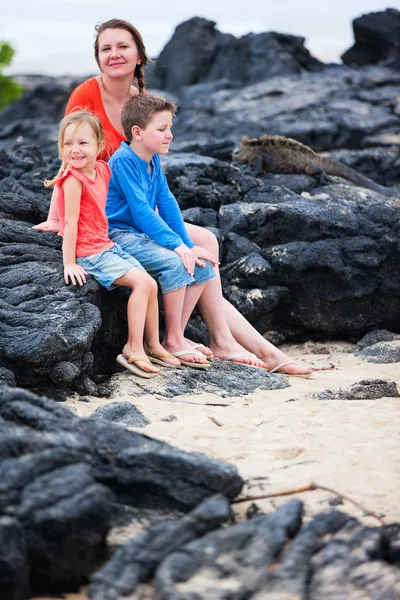 Famiglia alle Galapagos — Foto Stock