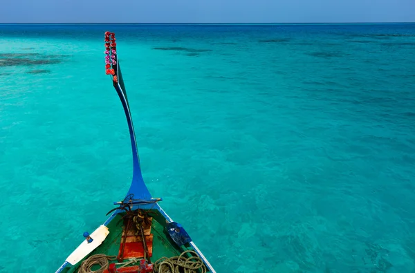 Barca tradizionale maldiviana dhoni — Foto Stock