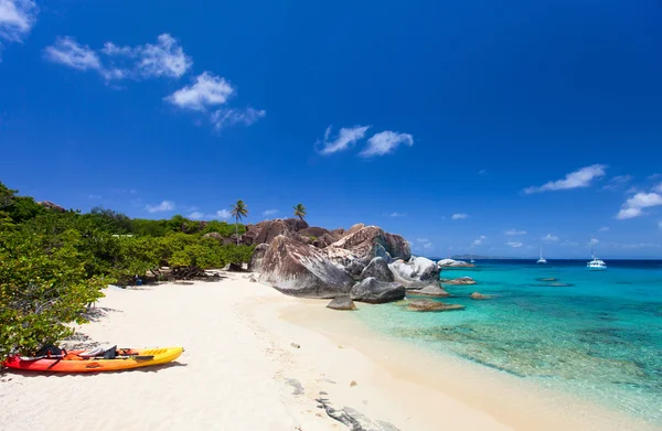 Bela praia tropical no Caribe — Fotografia de Stock