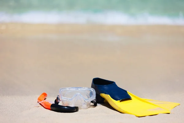 Şnorkel, palet üzerinde kum — Stok fotoğraf