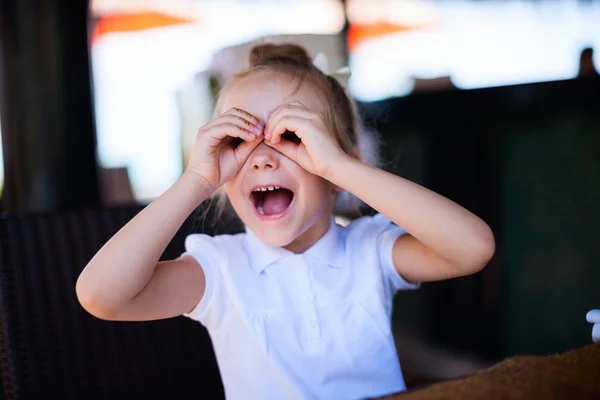 Adorable portrait de petite fille — Photo