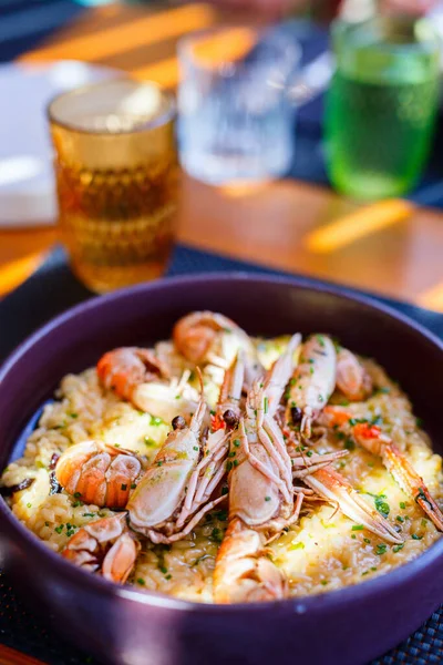 Arroz Frutos Mar Servido Restaurante Livre Para Almoço Jantar — Fotografia de Stock