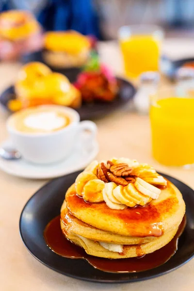 Deliciosos Panqueques Plátano Servidos Para Desayuno — Foto de Stock