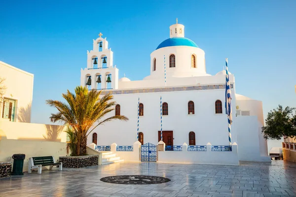 Blue Domed Church Oia Village Beautiful Island Santorini Greece — Stock Photo, Image