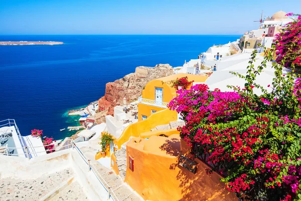 Vista Mozzafiato Del Villaggio Oia Con Belle Case Sull Isola — Foto Stock