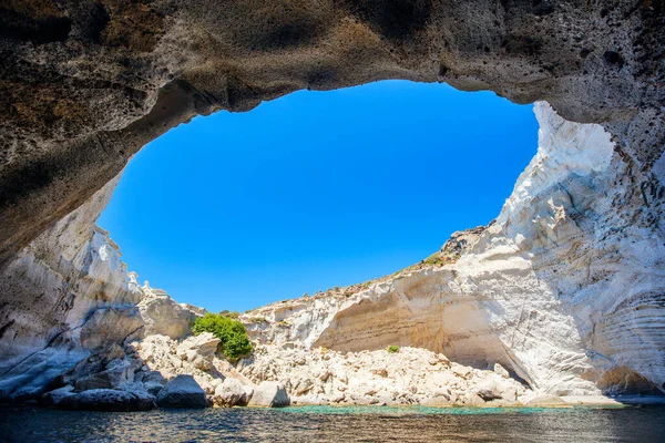Sykia Meereshöhle Und Strand Eine Der Natürlichen Touristenattraktionen Milos Griechenland — Stockfoto