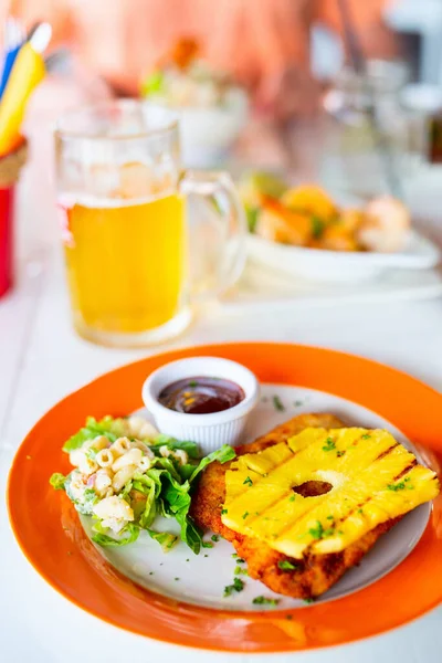 Delicious Crispy Pork Schnitzel Pineapple Served Lunch Dinner Restaurant — Stock Fotó