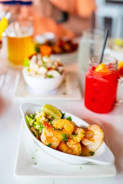 Garlic Shrimps Served Lunch Restaurant — Stock Photo, Image