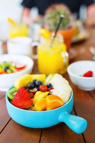 Smoothie Bowl Topped Fresh Fruits Served Breakfast — 스톡 사진