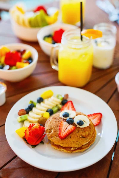 Kids Breakfast Delicious Pancakes Berries Served Breakfast — 스톡 사진