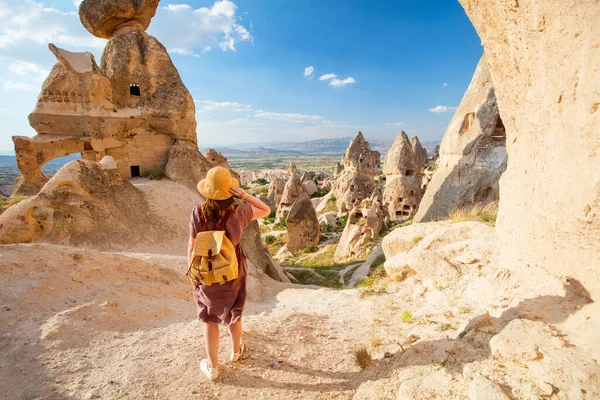 Back View Young Woman Exploring Valley Rock Formations Fairy Chimneys — 스톡 사진