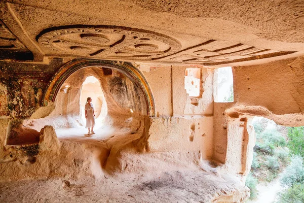 Young Woman Touring Cave Church Three Crosses Rose Valley Cappadocia — 스톡 사진