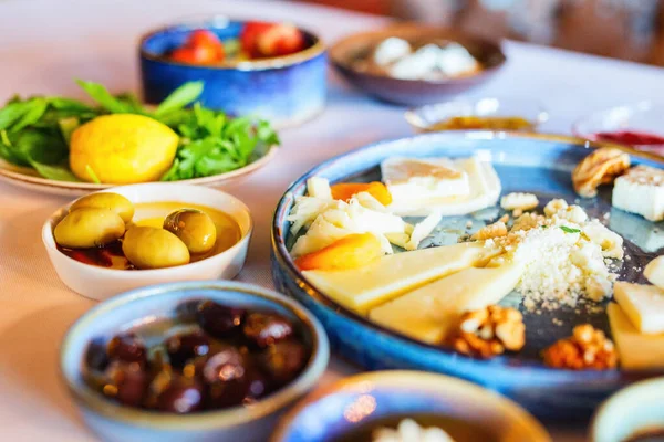 Turkish Breakfast Spread Platter Cheese Nuts Olives Vegetables Served Restaurant — Foto Stock