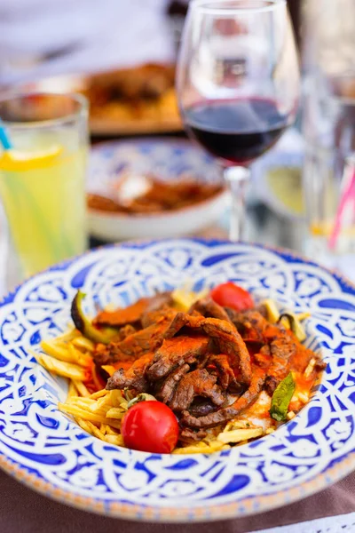 Delicious Turkish Kebab French Fries Served Lunch Dinner Restaurant — Stock fotografie